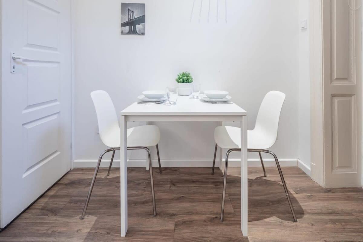 Apartament Charming At Location