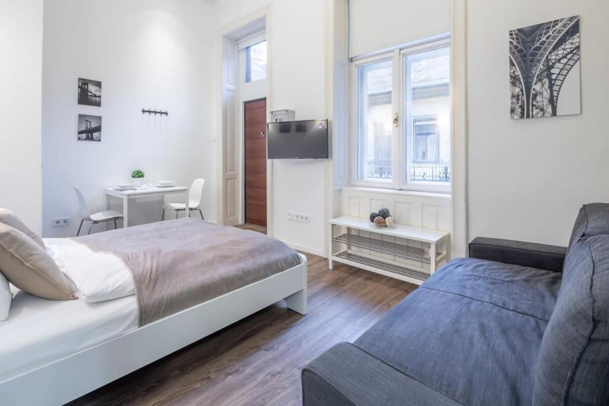 Charming At Location Apartament *